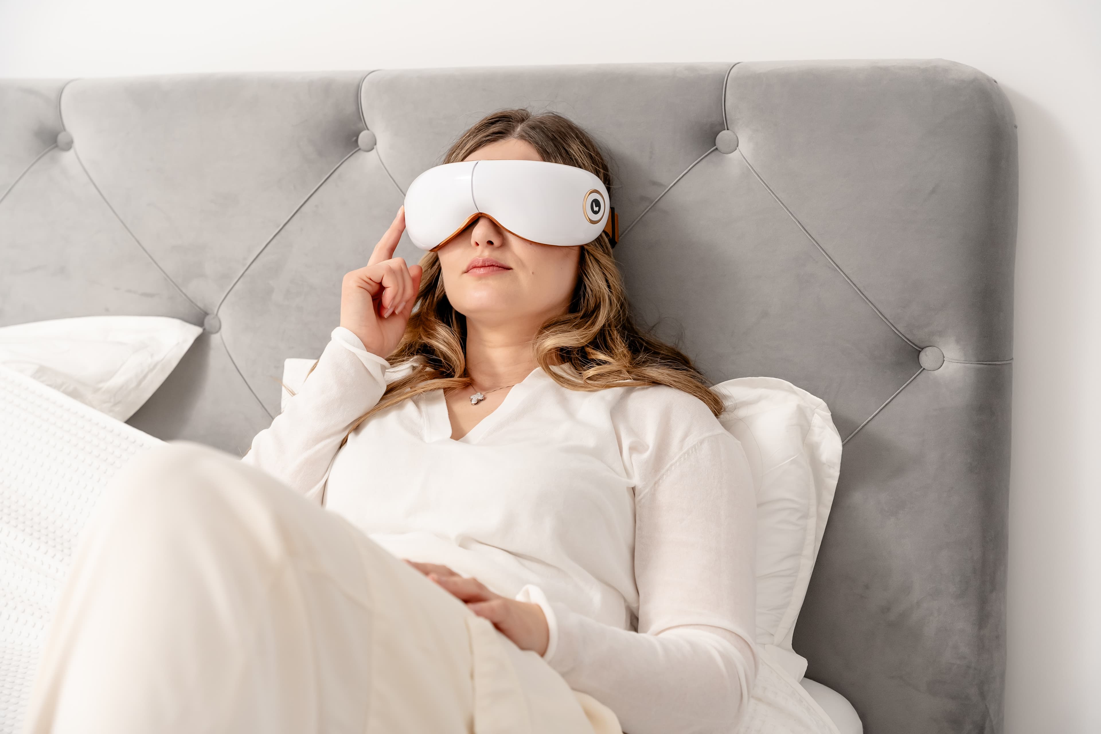 A készülék segít az arcizmok ellazításában és egy nyugodtabb alvást biztosít.