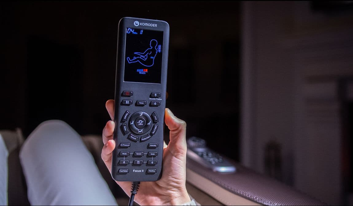 Elkülönített rekesz távvezérlő számára. Töltőport okostelefon számára