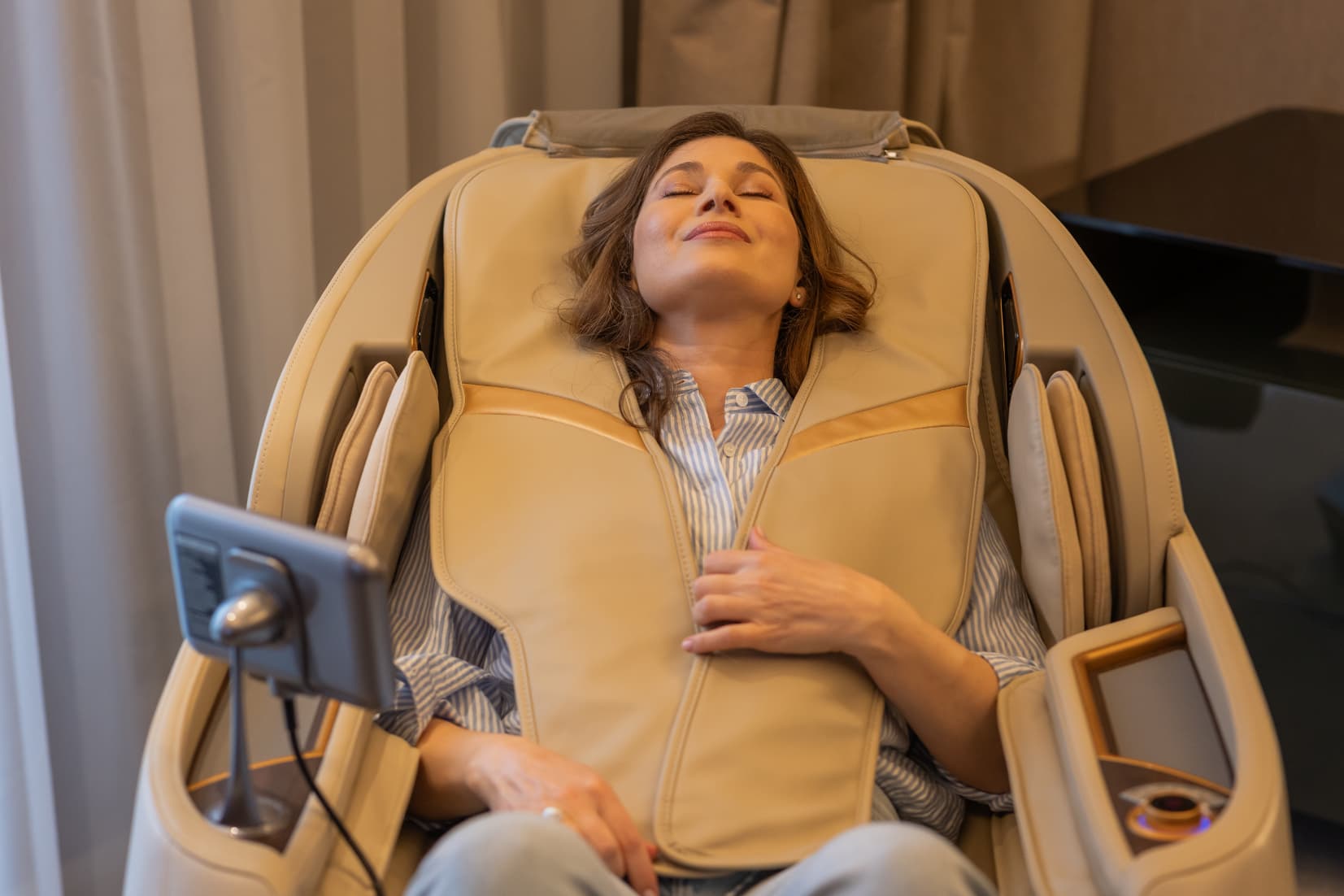 A melegítő masszázssál. Innovatív fűtési funkció a vállak, a hát, az derék és a has területére.